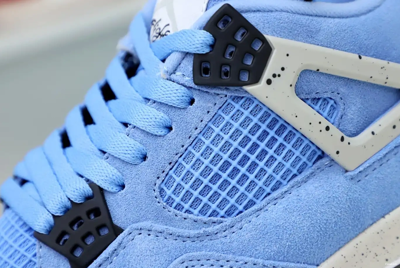 JORDAN UNIVERSITY 4 BLUE AIR 0510